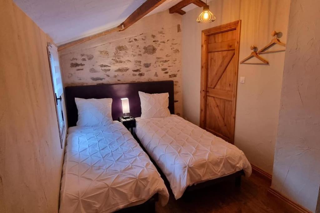 Le Pavillon Bleu Vouvant - Gite Maison Экстерьер фото